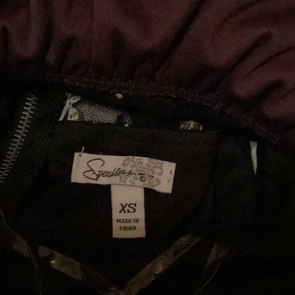 Maroon party dress in net - Picture 6 of 6